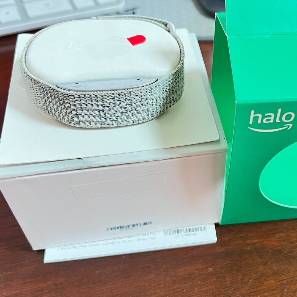 Amazon Halo Health Fitness tracker silver M - Picture 8 of 10